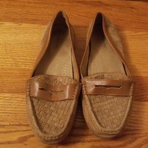 Women's Basketweave Tan Loafer 9.5
